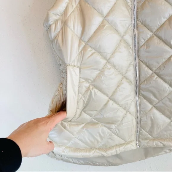 Marc New York Andrew Marc Quilted Puffer Women’s Vest Size Large NWT - Picture 3 of 7